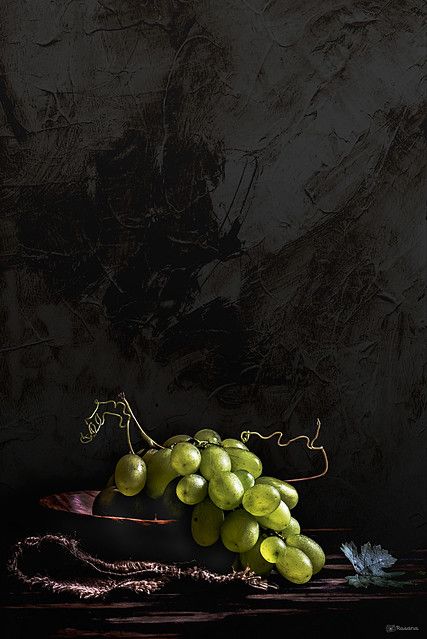 White grapes | Rosana | Flickr White Grapes, Still Life Pictures, Dark Food Photography, Fruits Photos, Dessert Photography, Fruit Photography, Food Photography Inspiration, Food Drink Photography, Still Life Photos