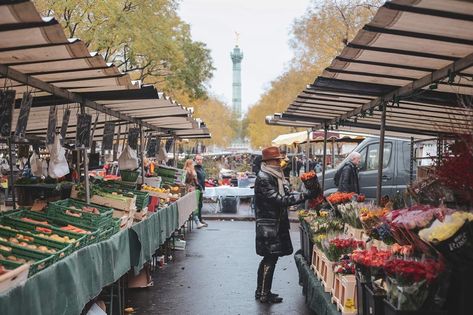 Paris Farmers Market, Paris Food Market, Paris Locations, Parisian Market, French Markets, Markets In Paris, Paris Breakfast, Parisian Bistro, Paris Food