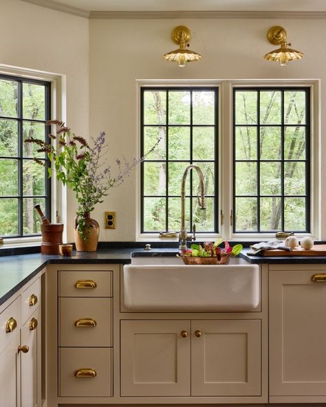 KATIE ROSENFELD & COMPANY on Instagram: “Kickoff in my kitchen and loving every minute so grateful 🙏🏻✌🏻🦃🐗 @readmckendree 📸 @karinlidbeck @bespokeofwin x @katierosenfeld 👩‍🍳” Trimless Windows, Katie Rosenfeld, Frameless Windows, Fancy Curtains, Tudor Style Homes, Modern French, New England Homes, Classic Kitchen, Tudor House