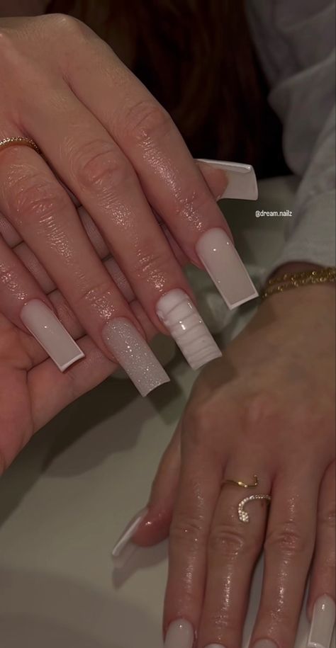 Cute White Hairstyles, Glitter Base Nails, Viral Nails, Nail Art For Short Nails, Drip Nails, Colored Acrylic Nails, Grunge Nails, Girly Acrylic Nails, Instagram White