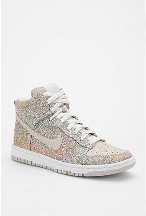 Sparkle nike high tops Another pair of sneakers that would be perfect for me! Glitter Nikes, Nike Free Runners, Sneak Attack, Sneaker Shop, Nike Outlet, Nike Free Run, Nike Basketball Shoes, Nike Free Shoes, Nike Free Runs