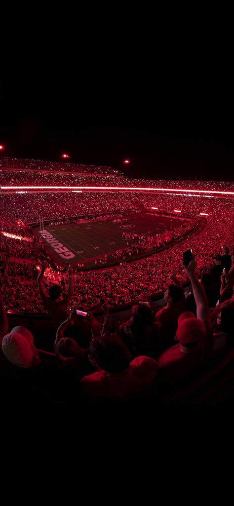 Uga Stadium, Uga Football Iphone Wallpaper, Nfl Wallpaper Chiefs, Georgia Bulldogs Football Wallpapers, Ncaa Football Wallpapers, Uga Wallpapers, Georgia Bulldogs Wallpaper, College Football Wallpaper, Football Stadium Wallpaper