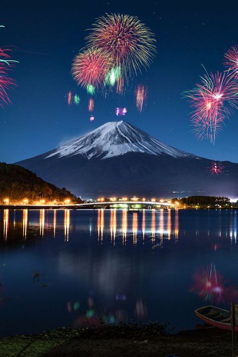 Japan Countryside, Japan Decor, Monte Fuji, Chinese Anime, Mont Fuji, Japanese Landscape, Breathtaking Places, Mount Fuji, Beautiful Scenery Nature