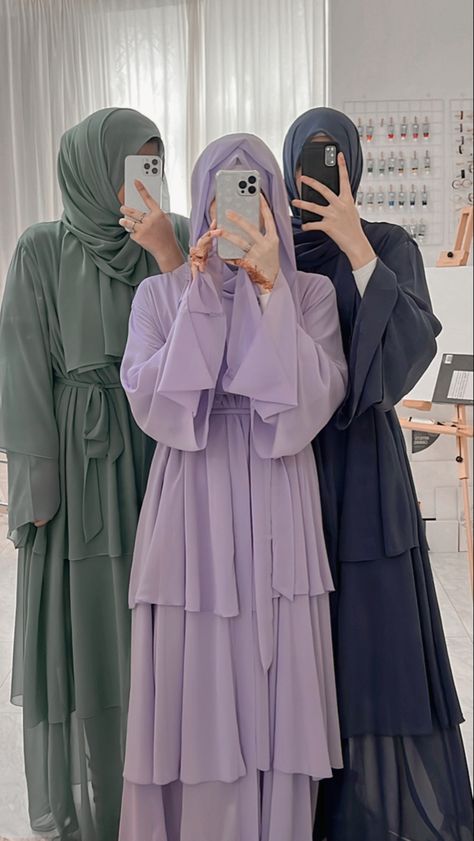 Matching Hijab Outfit, Abaya Modest Fashion, Modest Abaya Aesthetic, Matching Abayas Friends, Abaya Aesthetic Pictures, Muslim Girls Outfit, Four Sisters Aesthetic, Muslim Women Hijab Aesthetic, Hijab Dress Ideas