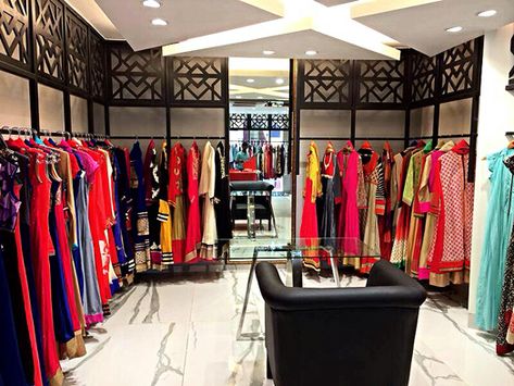 India Art n Design features Gazal's Panache by Studio Osmosis Butiq Suit Design, Indian Boutique Interior, Saree Showroom, Shop Interiors Boutique, Clothing Boutique Interior, Ideas For Clothes, Clothing Store Interior, Store Concept, Clothing Store Design