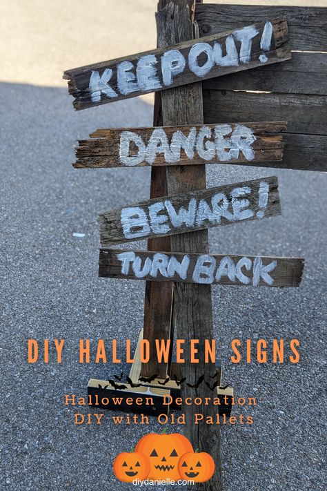 Diy Beware Halloween Sign, Halloween Diy Wood Decorations, Halloween Beware Signs Diy, Beware Sign Halloween, Halloween Directional Signs, Diy Halloween Decorations Outdoor Wood, Halloween Outdoor Signs, Halloween Wood Signs Diy, Diy Wooden Halloween Decorations