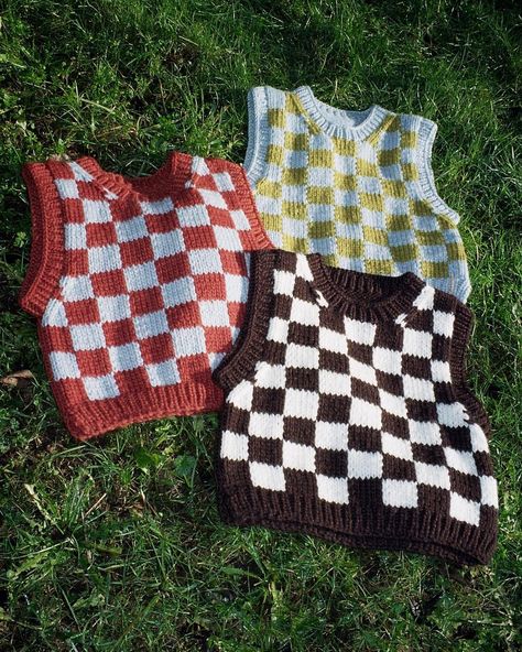 Diy Crochet Cardigan, Crochet Sweater Design, Gilet Crochet, Crochet Sweater Pattern Free, Mode Crochet, Crochet Vest Pattern, Aesthetic Crochet, Crochet Clothing And Accessories, Crochet Design Pattern