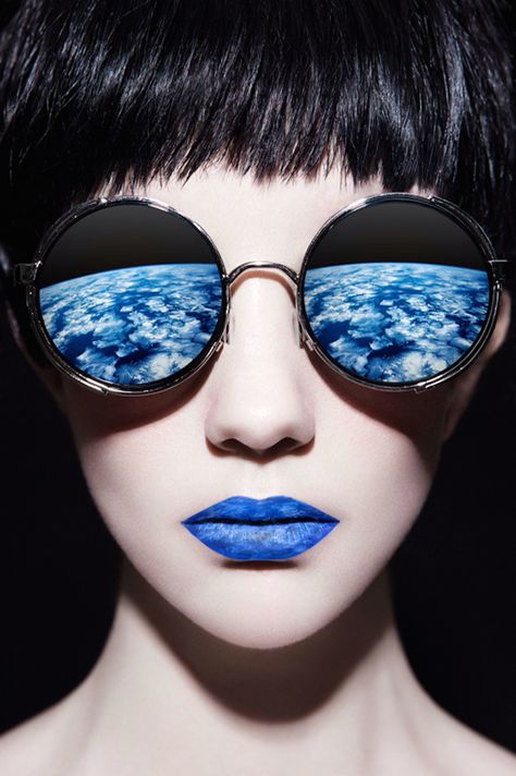 Photographie Portrait Inspiration, High Fashion Photography, Surrealism Photography, Foto Art, Creative Portraits, Dark Beauty, 인물 사진, Mirrored Sunglasses Women, Photography Inspo