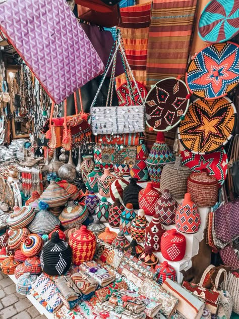 Always dreamt of going to the amazing city of Marrakech? Check out this Do & Don't list you just NEED to know about! Marrakech Souk, Design Marocain, Moroccan Inspiration, Marrakech Travel, Moroccan Culture, Morocco Travel, Marrakech Morocco, Moroccan Design, Moroccan Decor