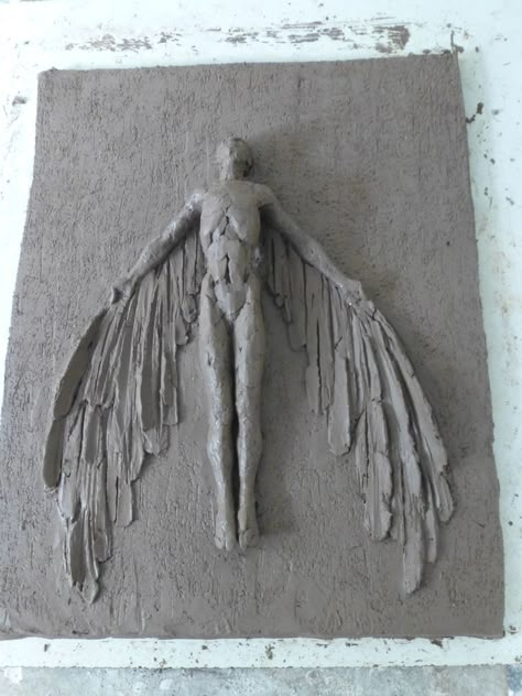 Clay Relief Ideas, Cool Sculptures Creative, Armatures For Sculpting, Clay Sculpture Art Project Ideas, Ceramic Art Sculpture Creative, Angel Clay Sculpture, Cool Clay Sculpture Ideas, Relief Sculpture Ideas Art Projects, Clay Relief Art