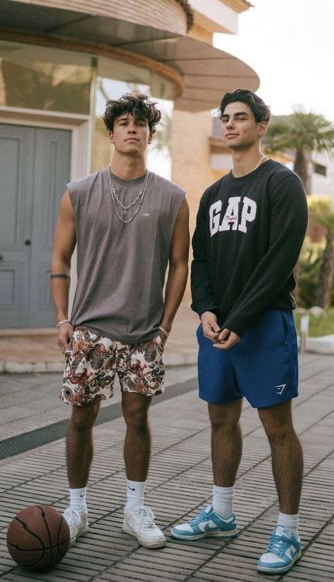 Frat Boy Outfit, Casual Athletic Outfits, Outfits For Men Casual, Frat Party Outfit, Casual Outfits For Men, Casual Outfits Summer, Sporty Outfits Men, Summer Casual Outfit, Like A Rockstar