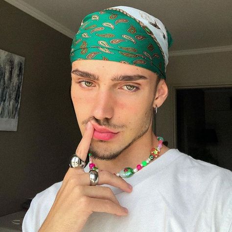 Male Bandana, Bandana Outfit, Outfits Men Summer, Festival Outfits Men, Beatiful People, Bandana Styles, Cool Outfits For Men, Men Summer, Streetwear Men Outfits