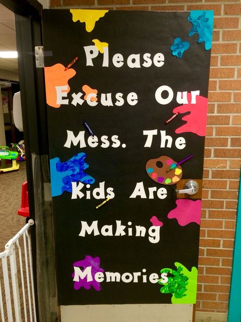 Room Door Ideas, Classroom Door Ideas, Teacher Door Decorations, Preschool Door, Classroom Door Displays, Classe D'art, Daycare Decor, Eyfs Classroom, Infant Classroom