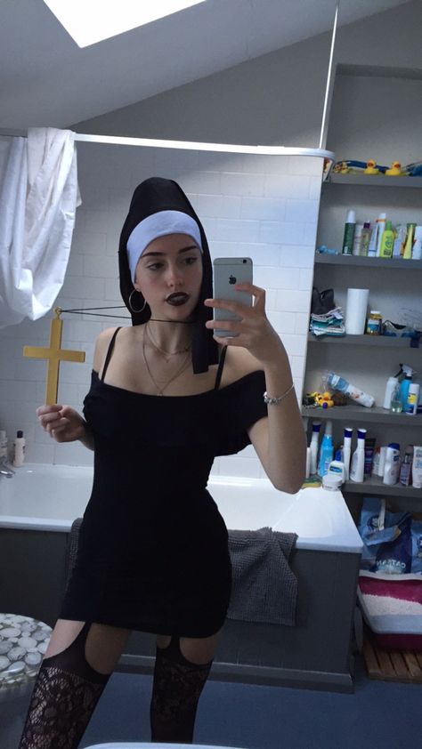 Haloween Nun costume Nun Costume, Beautiful Cosplay, Funny Jokes, Little Black Dress, Black Dress, Collage, Funny, Pins, Black