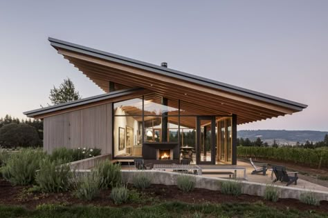 Wine Tasting Room, Wood Architecture, Roof Architecture, Glass Walls, Design Exterior, Roof Design, Tasting Room, Beautiful Architecture, Architecture Project