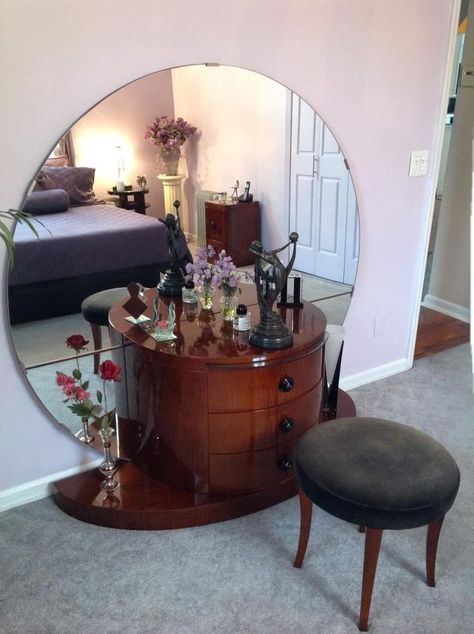 Maximalist Makeup Room, 40s Bedroom, Aesthetic Rooms Ideas, 80s Furniture, Floor Vanity, Brass Vanity, Art Deco Vanity, Room Decor Aesthetic, Room Ideas Aesthetic