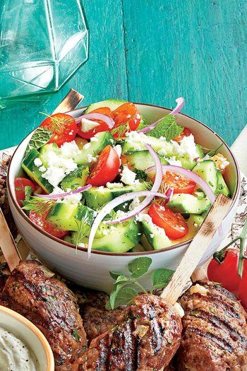 Sides For Pork Chops, Southern Salad, Perfect Pork Chops, Tomato Salad Recipe, Vegetables For Babies, Tomato Salad Recipes, Cucumber Tomato Salad, Cold Salad, Refreshing Food