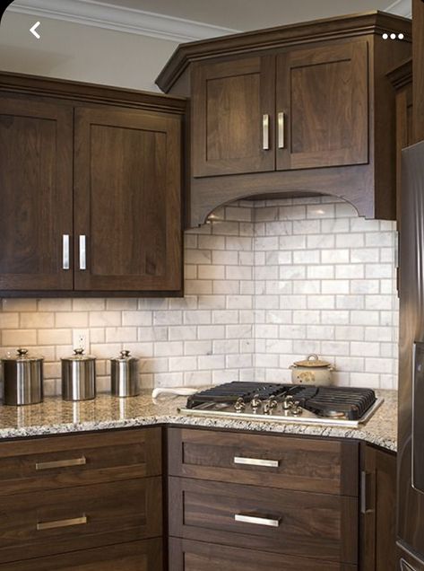 Dark Brown Kitchen Cabinets, Kitchen Cabinet Color Schemes, Brown Kitchen Ideas, Dark Brown Kitchen, Kitchen Cabinets And Backsplash, Light Countertops, Dark Brown Cabinets Kitchen, Dark Cabinets Backsplash, Backsplash With Dark Cabinets