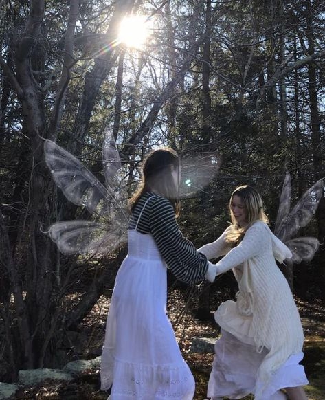 Tooth Fairy Aesthetic, Fairy Photoshoot, Dark Fairycore, Grunge Fairycore, Fairy Aesthetic, Fairy Girl, Forest Fairy, Fairy Grunge, Tooth Fairy