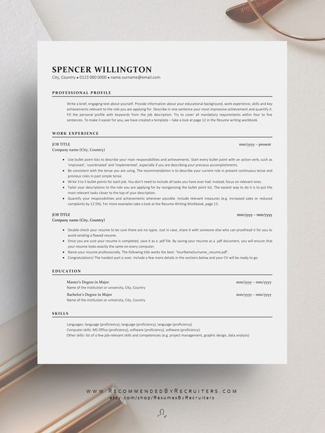 Resume Tips No Experience, Basic Resume Examples, Visual Resume, Best Cv, Professional Resume Examples, Resume Ideas, Minimalist Resume Template, Resume Professional, Basic Resume