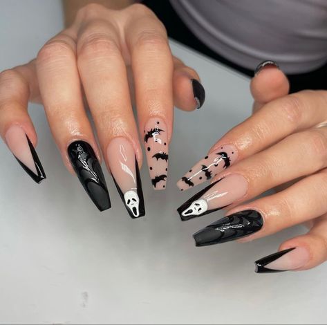 Scary Nails, 2 Aesthetic, Filter Aesthetic, Witchy Nails, Halloween Acrylic Nails, 2023 Halloween, Punk Nails, Cute Halloween Nails, October Nails