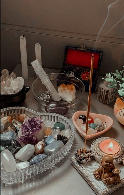 Crystal Room Decor, Spiritual Room, Witch Room, Crystal Room, Meditation Corner, Crystal Vibes, Crystal Aesthetic, Find Balance, Season Of The Witch