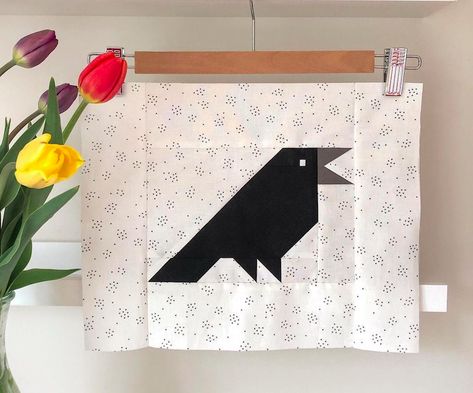 Skeleton Quilt, Goth Blanket, Crow Quilt, Fpp Quilt, Bird Quilts, Fall Quilt Patterns, Fall Quilt, Homemade Quilts, Fabric Sewing Patterns