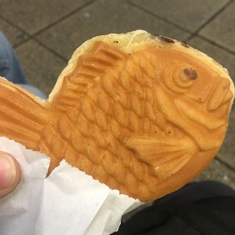 taiyaki. Taiyaki Aesthetic, Korean Food, Low Calorie, Asian Recipes, Nom Nom, Snack Recipes, Snacks, Fish, Anime