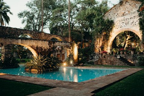 Civil Wedding Venue Ideas, Mexican Hacienda Wedding, Mexico City Wedding, Mexico Wedding Venue, Hacienda Wedding, City Wedding Venues, Tulum Wedding, Mexican Home Decor, Boda Mexicana