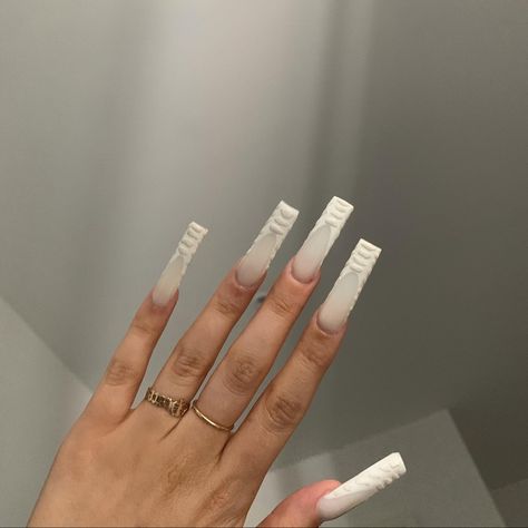 Crocodile Print Nails Acrylic, Acrylic Crocodile Nails, White Nails Crocodile, 3d Crocodile Nails, White And Black Crocodile Nails, Acrylic Nails Crocodile, White Crocodile Nails, Crocodile Print Nails, Crocodile Nail Design