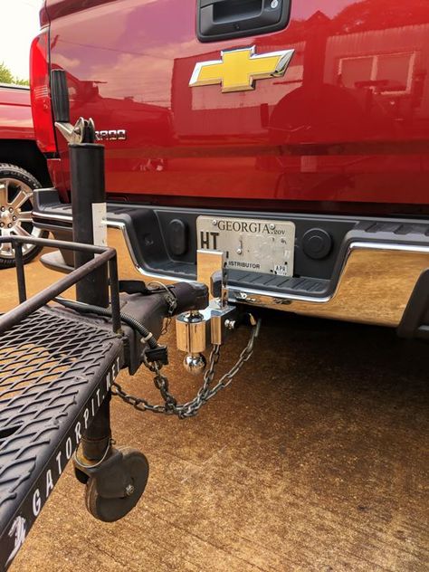 Tips and advice for safely hitching a trailer to your truck and towing a load properly without damaging the truck or trailer. Some Good Thoughts, Car Towing, Tow Truck, Tips And Advice, Good Thoughts, Cars And Motorcycles, Car Pictures, Transportation, Motorcycles