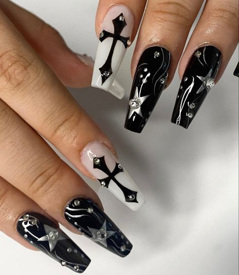 16 Tattoo, Punk Nails, Goth Nails, Grunge Nails, Color Nails, Pretty Gel Nails, Unique Acrylic Nails, Bling Acrylic Nails, Spring Nail