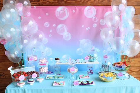 Bubble Birthday Party Food, Bubble Bash Birthday Party, Bubble Party Decor, Bubbles Birthday Party Theme, Bubble Birthday Party Ideas, Bubble Birthday Cake, Bubble Themed Birthday Party, Bubble Decorations, Bubble Party Theme