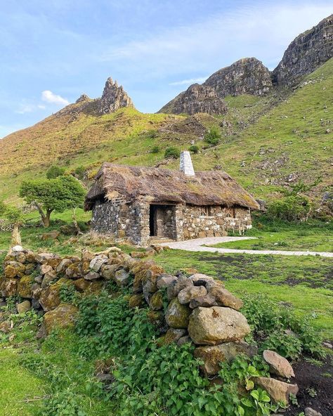 Ireland Before You Die ☘️’s Instagram photo: “#QuirkyFriday - The hidden village of Galboly is nestled among the Glens of Antrim! 💚 Don't forget to browse our shop, share your stories…” Glens Of Antrim, Ireland Farm, Louth Ireland, Kildare Village, Irish Village, Hidden Village, Trips Abroad, Ireland Aesthetic, The Great Mouse Detective