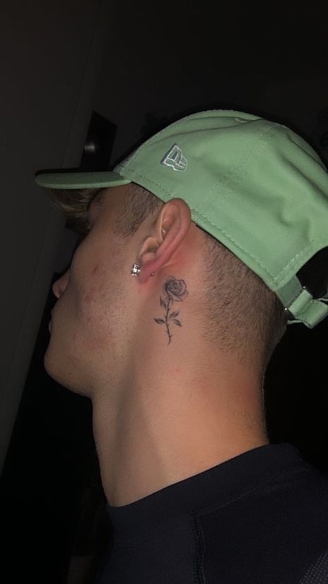 Guy Side View, Simple Neck Tattoos, Rose Neck Tattoo, Neck Tattoo Ideas, Best Neck Tattoos, Small Neck Tattoos, Tatuagem Masculina Pequena, Side Neck Tattoo, Simple Tattoos For Guys