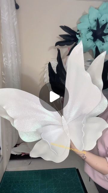 Large Paper Butterflies, How To Make Butterfly Wings Diy, Diy Large Butterfly Decorations, Butterfly Diy Decor, How To Make Butterfly Wings, Diy Butterfly Decor, Giant Butterfly Decorations, Foam Butterfly, Butterfly Wings Tutorial