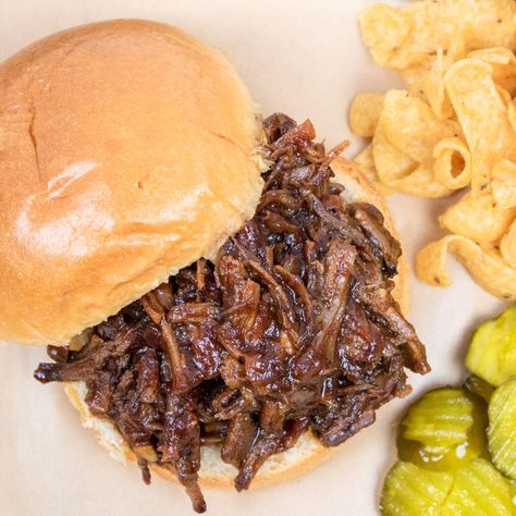 Pulled Beef Sandwiches, Shredded Beef Sandwiches, Beef Sandwich Recipes, Creole Food, Pulled Beef, Homemade Bbq Sauce, Beef Sandwiches, Sandwich Wraps, Bbq Beef