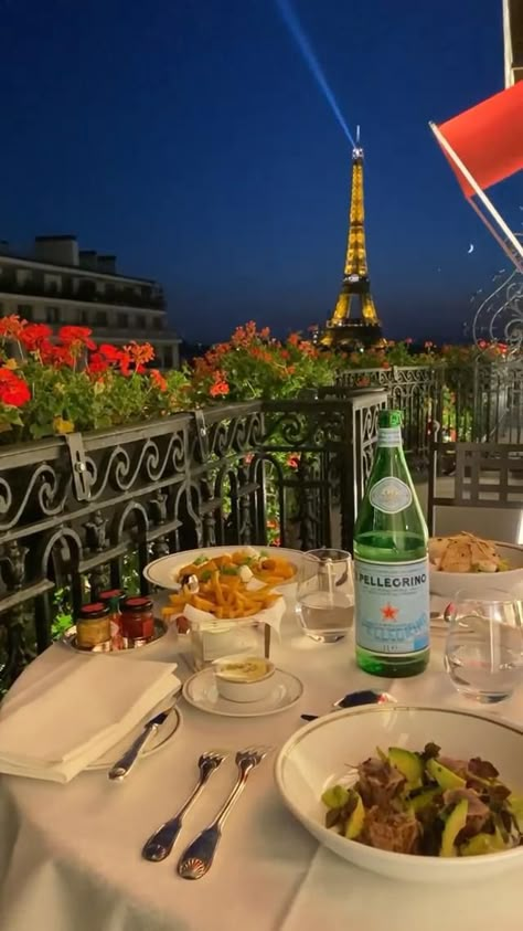 40th Birthday Trip Ideas, Paris Video, Best Countries To Visit, World Most Beautiful Place, Paris Luxury, Night Beauty, Dream Vacations Destinations, Paris Tours, Paris Aesthetic