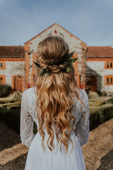 Half up, half down wedding hair with a braid and greenery. Perfect for a laid back wedding vibe #weddinghair #weddinghairideas Kadeřnické Trendy, Laid Back Wedding, Viking Hair, Boho Wedding Hair, Best Wedding Hairstyles, Wedding Hair Inspiration, Wedding Hairstyles For Long Hair, Half Up Hair, Wedding Hair And Makeup