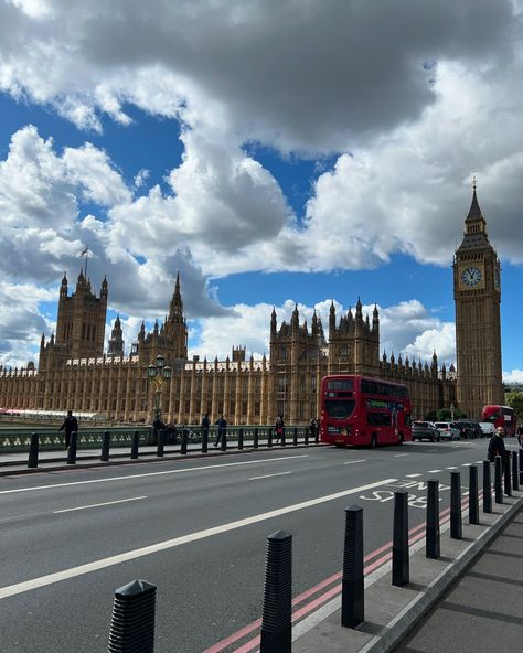 Parliament, Big Ben, London eye, Westminster, and birthday dinner @aquashard with friends ❤️ #london #coupletravel #londonfood #londondiaries Big Ben London, London Food, London Eye, Birthday Dinners, Westminster, Travel Couple, Big Ben, London