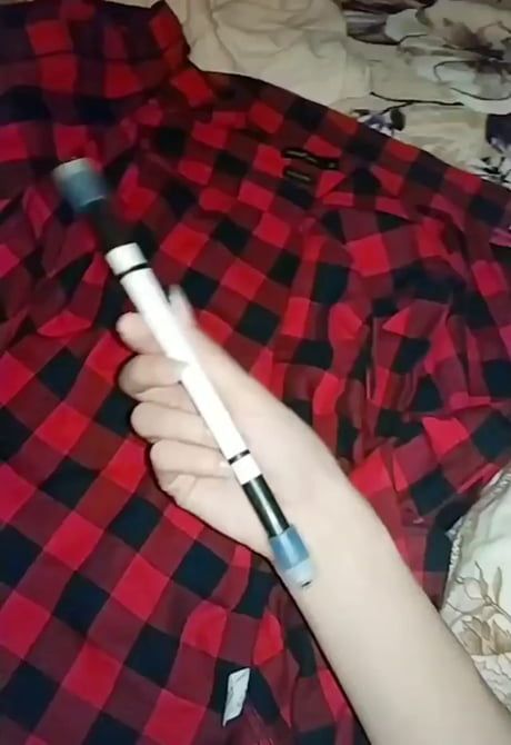 Pen Twirling, Pencil Trick, Pen Skills, Magic Tricks Tutorial, Pen Tricks, Pen Spinning, Fun Experiments, Tomboy Aesthetic, Hand Tricks