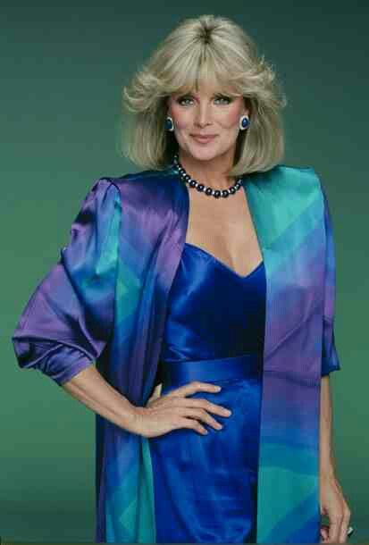 Linda Evans (1984) Dynasty Tv Show, Diahann Carroll, Linda Evans, Heather Locklear, Joan Collins, Boy George, Actrices Hollywood, 1980s Fashion, Blonde Bombshell