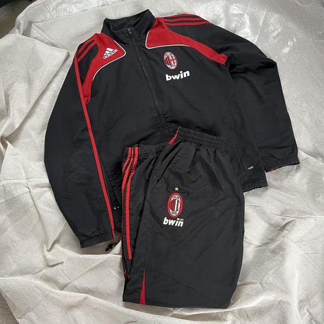 Vintage Bwin AC Milan Tracksuit
Jacket size Medium... - Depop Ac Milan Jacket, Sport Vintage Outfit, Vintage Football Tracksuit, Manchester United Tracksuit, Tracksuit Football, Retro Tracksuit, Football Tracksuits, Soccer Tracksuit, Vintage Tracksuit