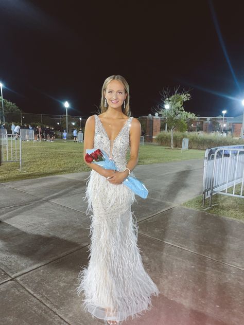 homecoming dress, cute homecoming pictures, hoco, vsco, cute hoco dress, homecoming poses, homecoming dance, aesthetic homecoming, instagram pictures, homecoming court, senior homecoming court, homecoming queen Homecoming Queen Crown, Hoco Parade Outfit, Hoco Queen Dresses, Homecoming Court Dresses Long Gowns, Homecoming Court Dresses Long, Homecoming Queen Dresses, Hoco Court Dresses Long, Vsco Homecoming, Hoco Princess