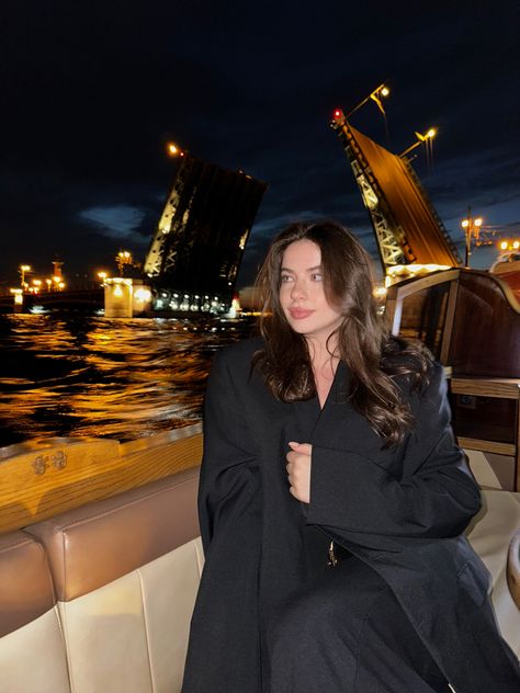 Boat Night Aesthetic, Yatch Pics Aesthetic, Yacht Poses, Yacht Night, Perspective Poses, Yacht Photoshoot, Dubai Photoshoot, Boat Marina, River Outfit