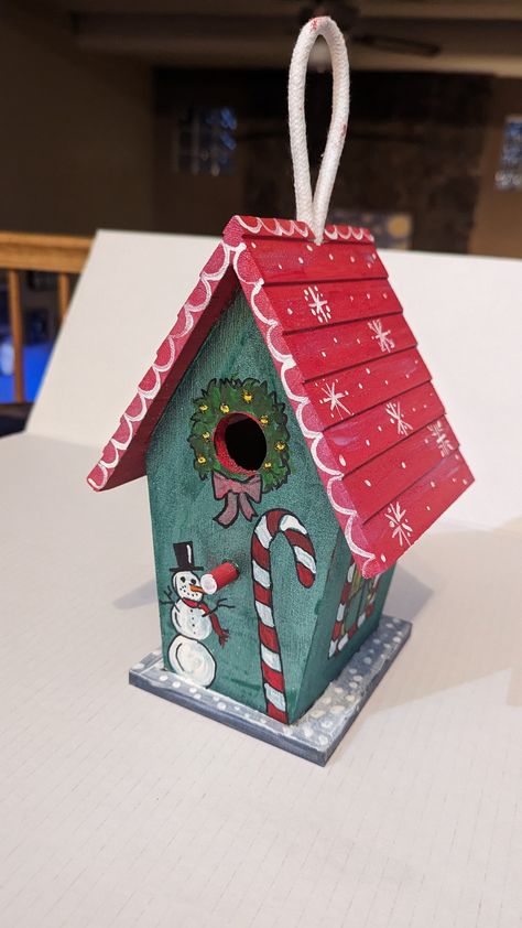 Unique Hand-painted Christmas/ Winter time Birdhouse Christmas Birdhouses Ideas Diy, Christmas Birdhouses Ideas, Christmas Bird Houses, Painted Bird Houses Ideas, Holiday Birdhouses, Birdhouse Painting, Snowman Trees, Christmas Birdhouse, Artist Things