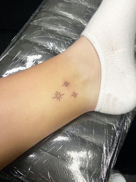 Sparkle Ankle Tattoo, Ankle Tattoo Stars, Twinkling Star Tattoo, Ankle Star Tattoo, Star Tattoo Fine Line, Star Tattoo Ankle, Twinkle Star Tattoo, Twinkle Tattoo Stars, Twinkle Tattoo