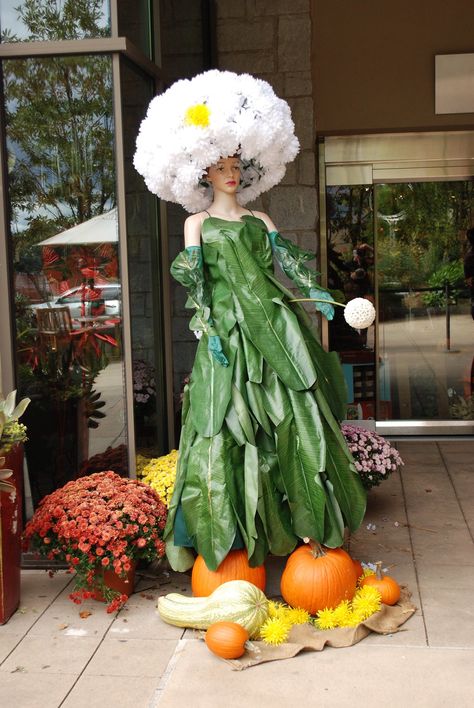 DSC_0798 | Jules Perry | Flickr Dandelion Outfit, Plant Halloween Costumes, Orchid Halloween Costume, Dandelion Makeup, Woman Flower Costume, Dandelion Costume, Dandelion Costume Diy, Dandelion Staff, Dandelion Fairy Costume