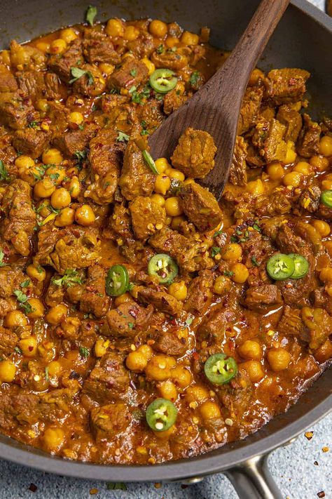 Ground Lamb Recipes Indian, Lamb Recipes Indian, Lamb Vindaloo Recipe Slow Cooker, Chili Pepper Hot Sauce Recipe, Slow Cooked Lamb Curry, Lamb Curry Recipes Indian Slow Cooker, Vegetarian Vindaloo, Lamb Vindaloo, Vindaloo Curry