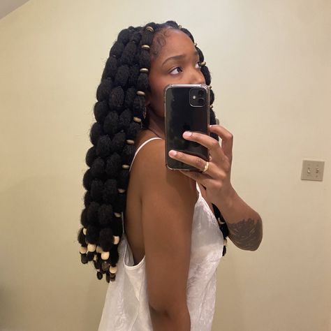 Bubble Braids For Black Women, Poodle Hairstyles Black Women, Bubble Braids Aesthetic, Bubble Braid On Black Hair, Box Bubble Braids, Bubble Braids On 4c Hair, Bubble Braid Locs, Bubble Braids On Black Women, Bubble Braid Afro Hair